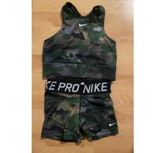 Women’s Nike Pro green camo set